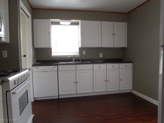 3121 Ralph Avenue Cleveland, OH 44109 - Photo 6 of 25 Gallery Image 6