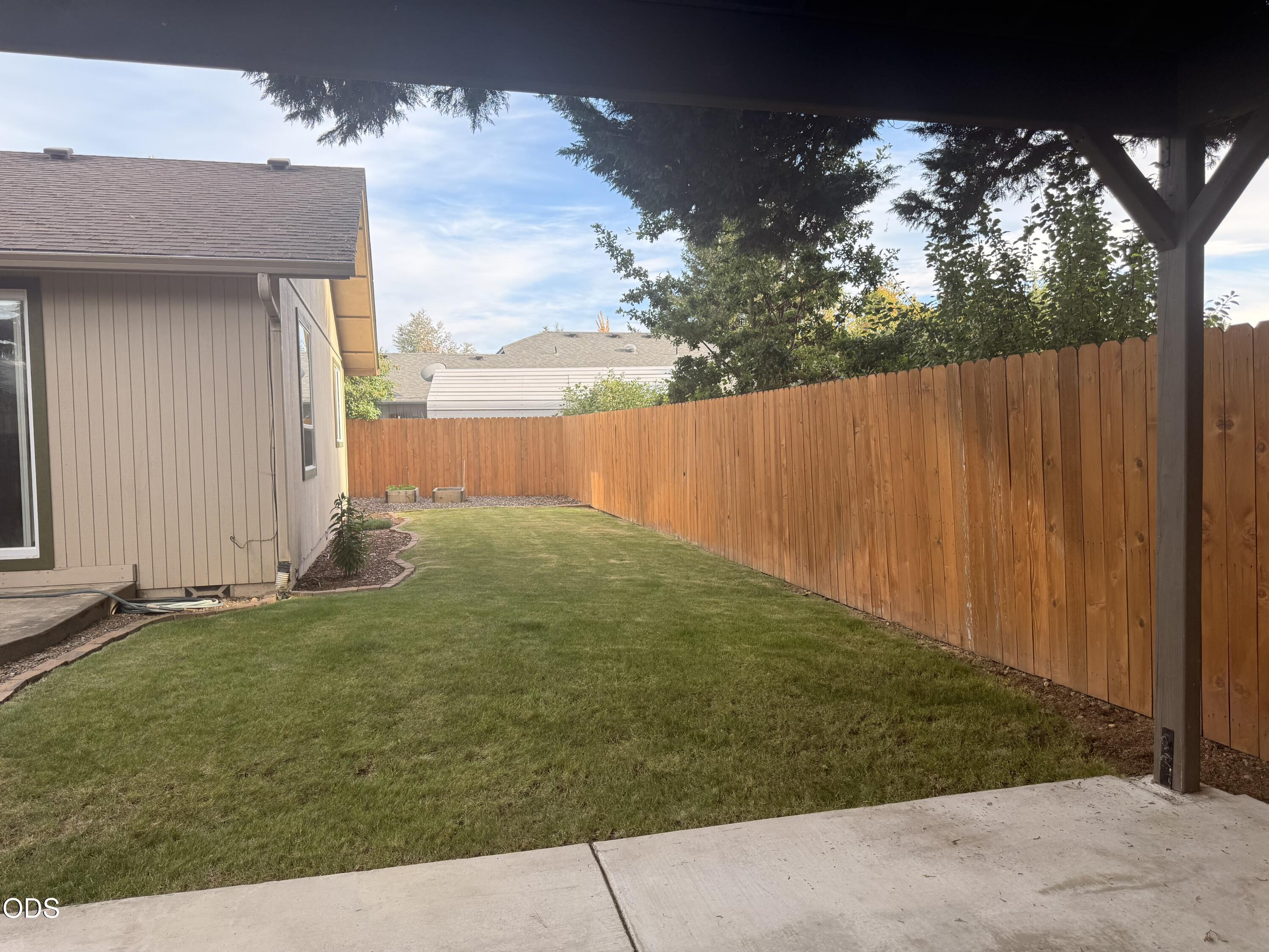 1002 Angler Lane Grants Pass, OR 97527 - Photo 18 of 23