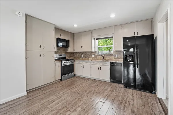 $2,600 | 7705 Lazy Lane, Austin, TX 78757