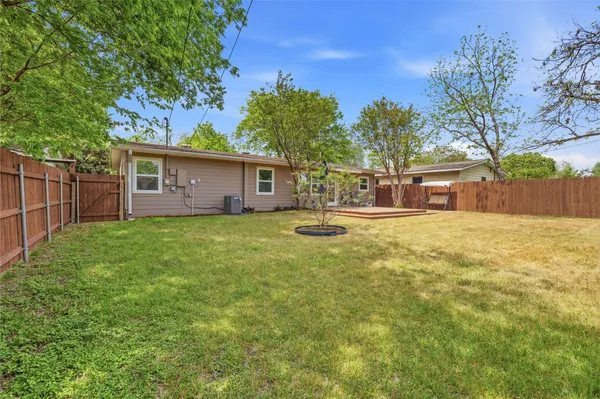 $2,600 | 7705 Lazy Lane, Austin, TX 78757