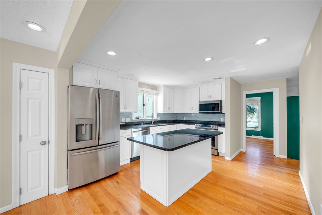 2 Foxfire Drive Sharon, MA 02067 - Photo 4 of 21