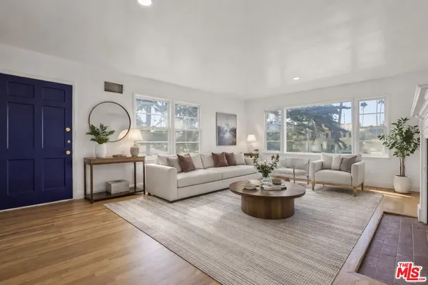 $4,570 | 4411 Victoria Park Drive, Los Angeles, CA 90019