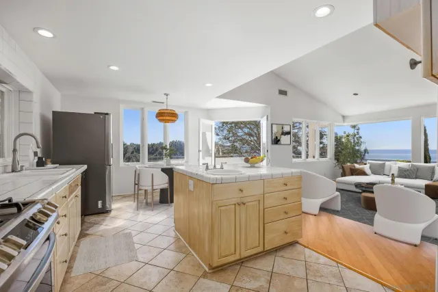 $3,500,000 | 12929 Via Latina, Del Mar, CA 92014