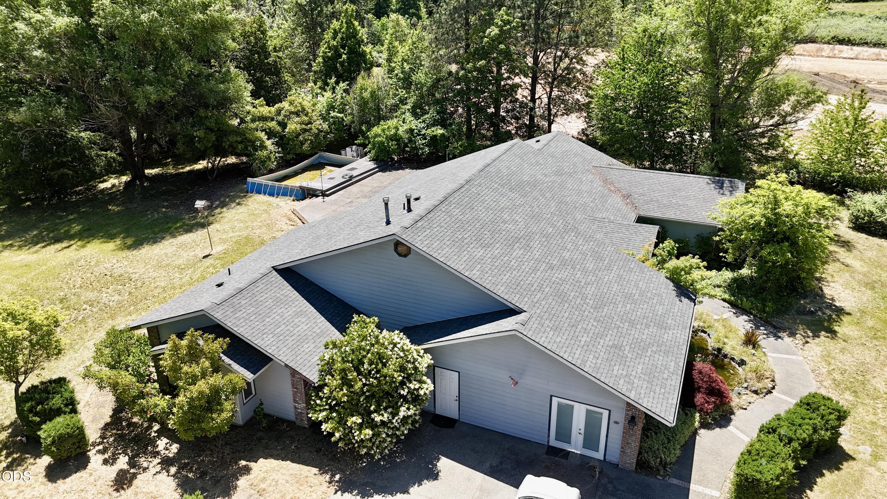 2075 Southwest Allen Creek Road Grants Pass, OR 97527 - Photo 3 of 30