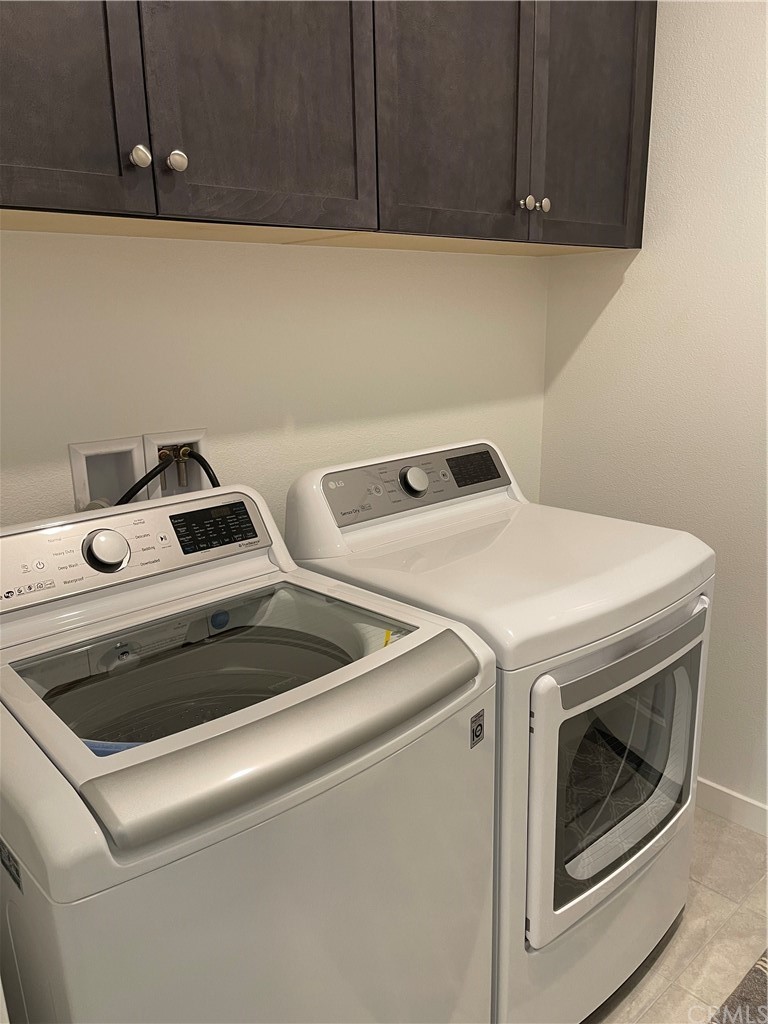 40274 Vivaldi Court Indio, CA 92203 - Photo 16 of 23 a utility room with dryer and washer