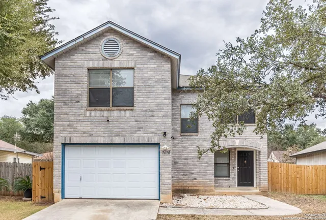 $1,750 | 7670 Claridge, San Antonio, TX 78250
