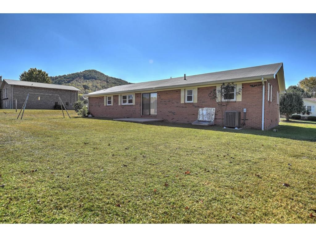 111 Bradshaw Woods Road Erwin, TN 37650 - Photo 31 of 36 Photo 31