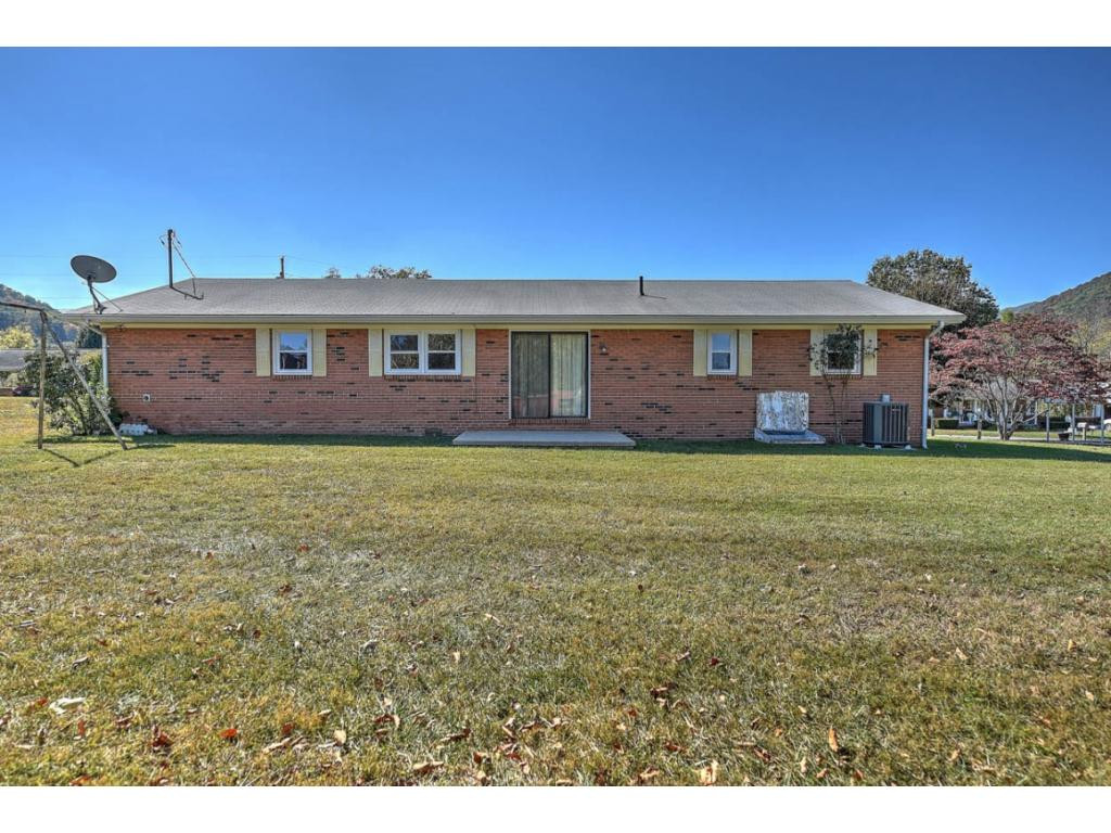 111 Bradshaw Woods Road Erwin, TN 37650 - Photo 32 of 36 Photo 32