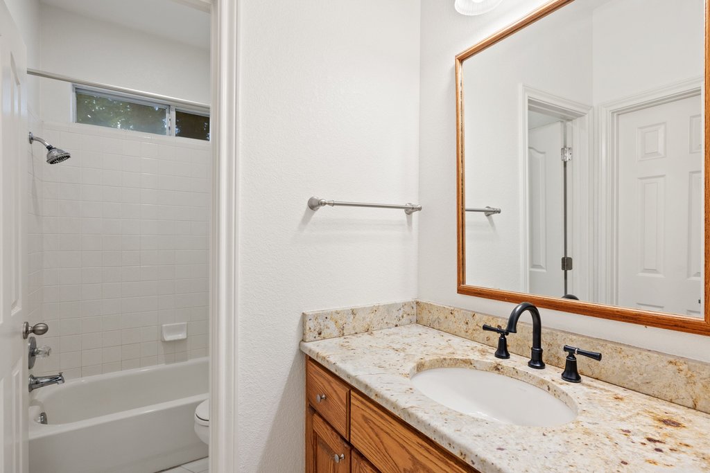 17133 Majestic Ridge Road Austin, TX 78738 - Photo 24 of 40