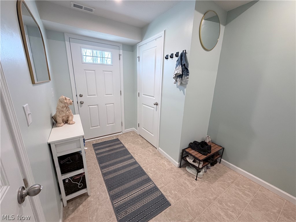 177 Raintree Lane Painesville, OH 44077 - Photo 24 of 40 Entrance foyer
