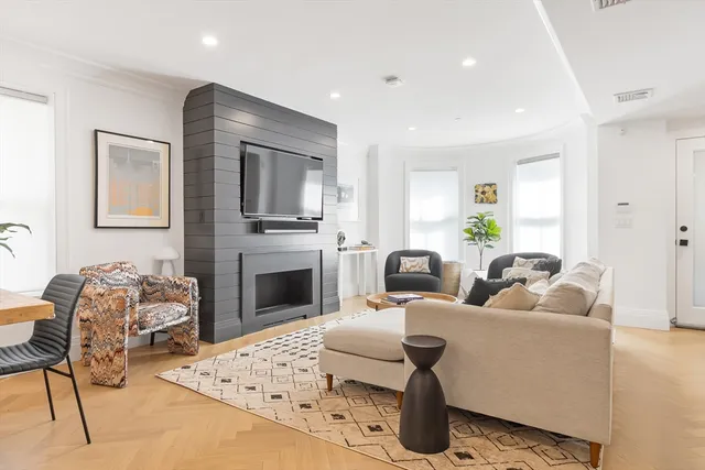 $11,200 | 69 Montgomery Street, Unit 1, Boston, MA 02116