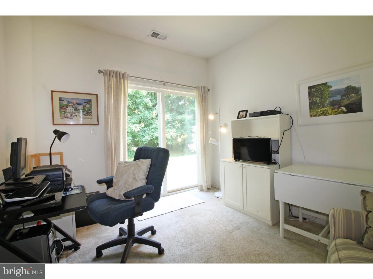 18 Fallview Court Hamilton, NJ 08690 - Photo 15 of 23 Gallery Image 15
