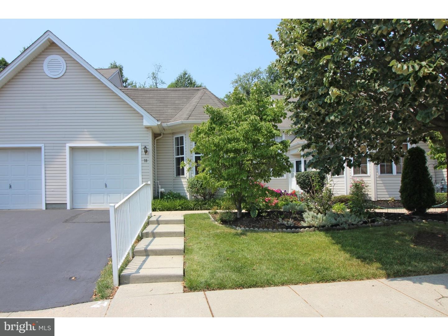 18 Fallview Court Hamilton, NJ 08690 - Photo 3 of 23 Gallery Image 3