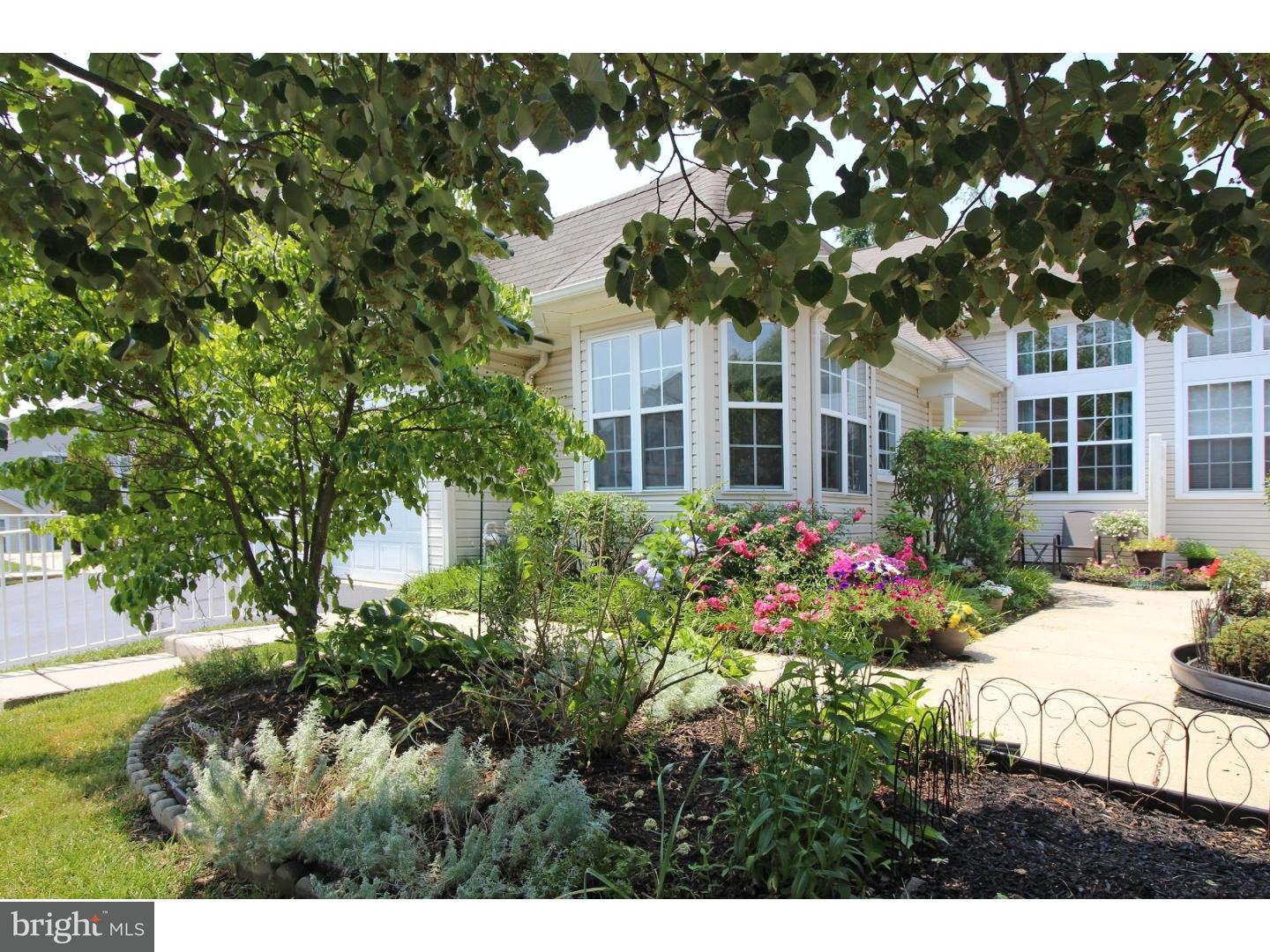 18 Fallview Court Hamilton, NJ 08690 - Photo 4 of 23 Gallery Image 4