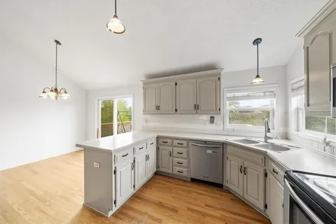 $349,990 | 20591 219th Terrace, Spring Hill, KS 66083