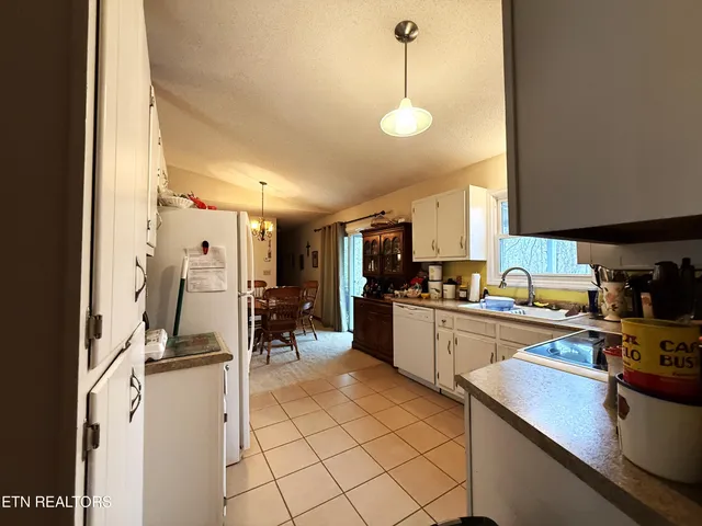 $275,000 | 312 Lakeview Drive, Crossville, TN 38558