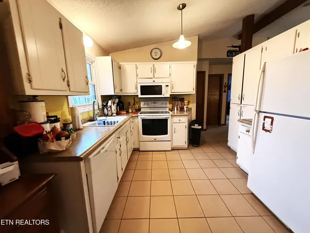 $275,000 | 312 Lakeview Drive, Crossville, TN 38558