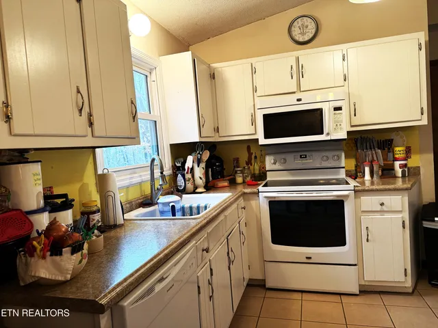 $275,000 | 312 Lakeview Drive, Crossville, TN 38558