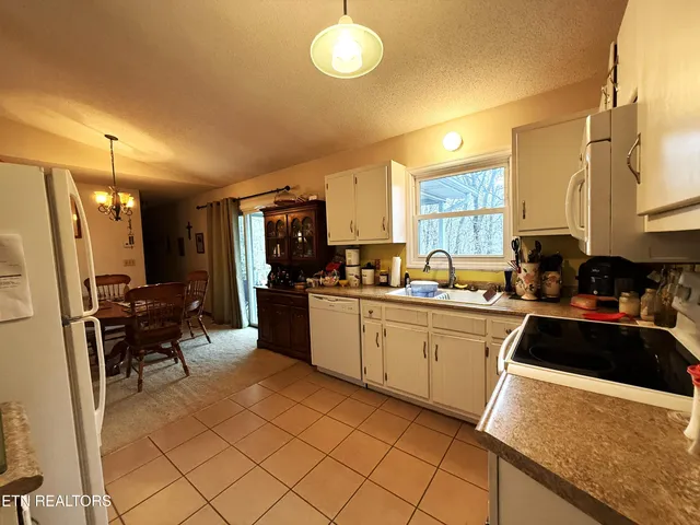 $275,000 | 312 Lakeview Drive, Crossville, TN 38558