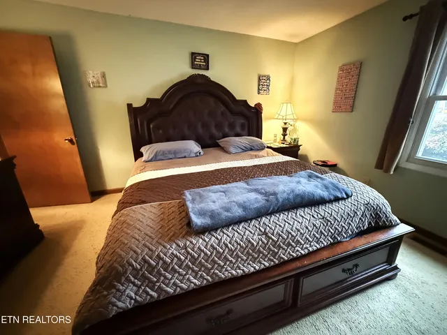 $275,000 | 312 Lakeview Drive, Crossville, TN 38558