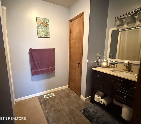 $275,000 | 312 Lakeview Drive, Crossville, TN 38558