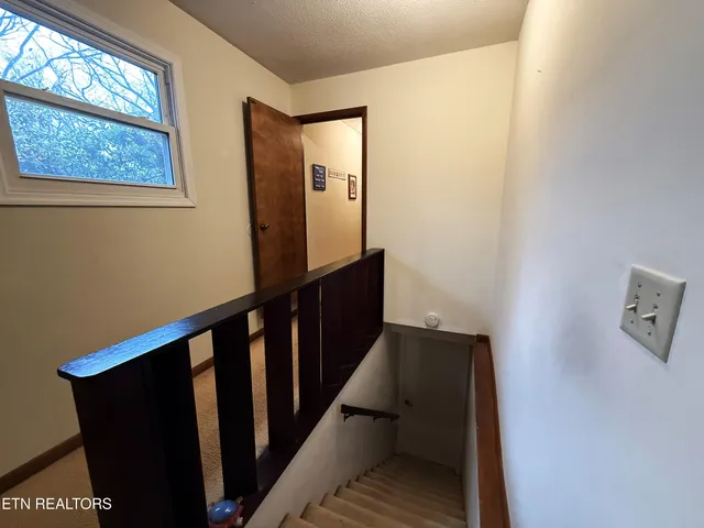 $275,000 | 312 Lakeview Drive, Crossville, TN 38558