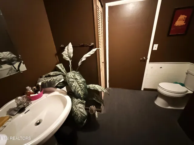 $275,000 | 312 Lakeview Drive, Crossville, TN 38558