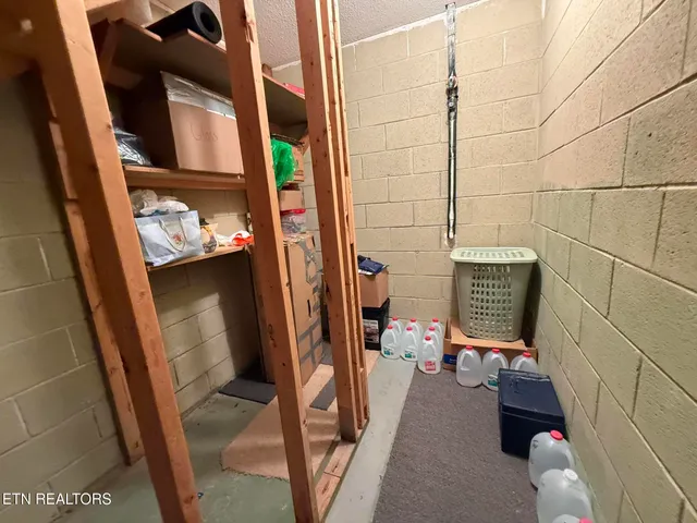 $275,000 | 312 Lakeview Drive, Crossville, TN 38558