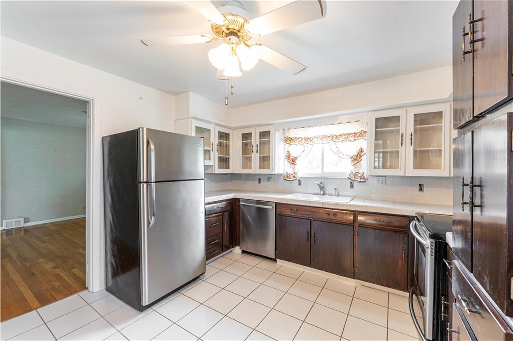 2401 Saunders Station Road Monroeville, PA 15146 - Photo 9 of 22 Gallery Image 9