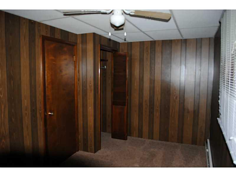 1294 Butler Road Springdale, PA 15144 - Photo 14 of 25 Bedroom. #3 Closet