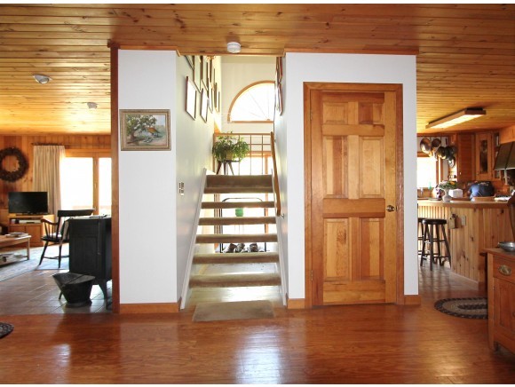 382 Gilcrist Road Stowe, VT 05672 - Photo 11 of 31