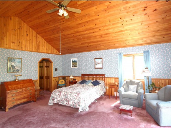 382 Gilcrist Road Stowe, VT 05672 - Photo 20 of 31