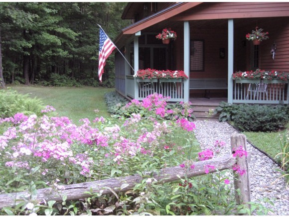 382 Gilcrist Road Stowe, VT 05672 - Photo 4 of 31