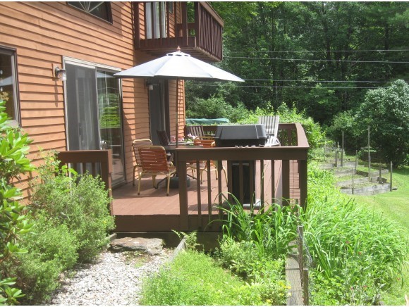 382 Gilcrist Road Stowe, VT 05672 - Photo 8 of 31