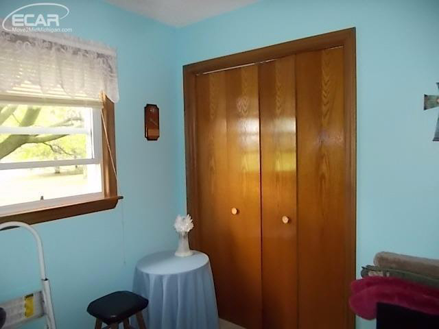 12294 West Mount Morris Road Flushing, MI 48433 - Photo 16 of 26 21290329-15.JPG