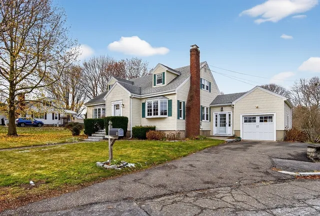 $725,000 | 9 Violet Road, Peabody, MA 01960