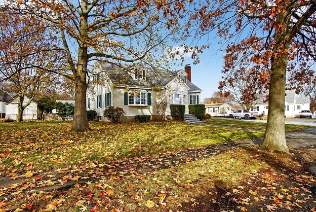 $725,000 | 9 Violet Road, Peabody, MA 01960