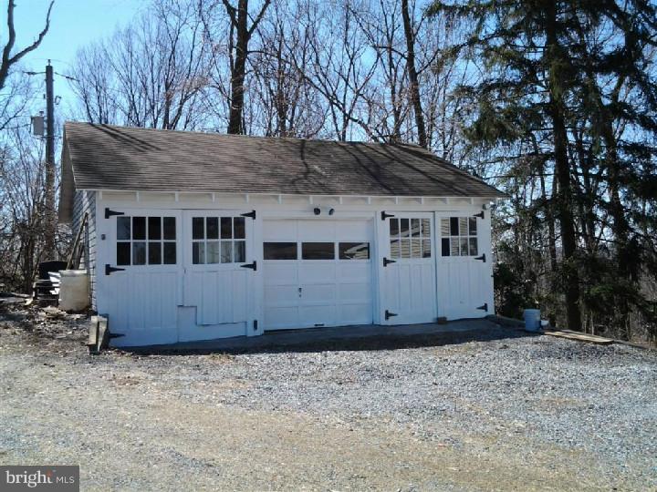 652 Grings Hill Road Reading, PA 19608 - Photo 3 of 21 Gallery Image 3