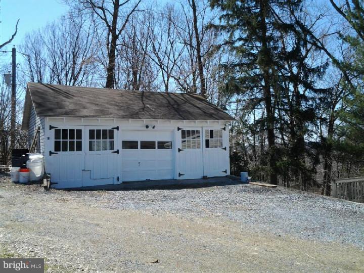 652 Grings Hill Road Reading, PA 19608 - Photo 4 of 21 Gallery Image 4