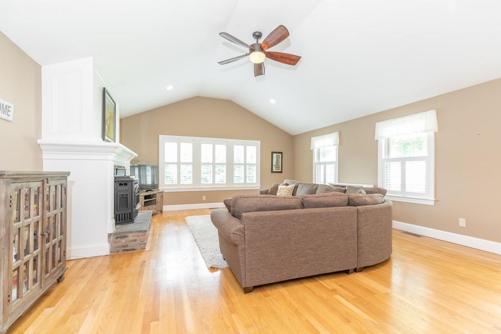 62 Metcalf Road North Attleboro, MA 02760 - Photo 4 of 35 Gallery Image 4