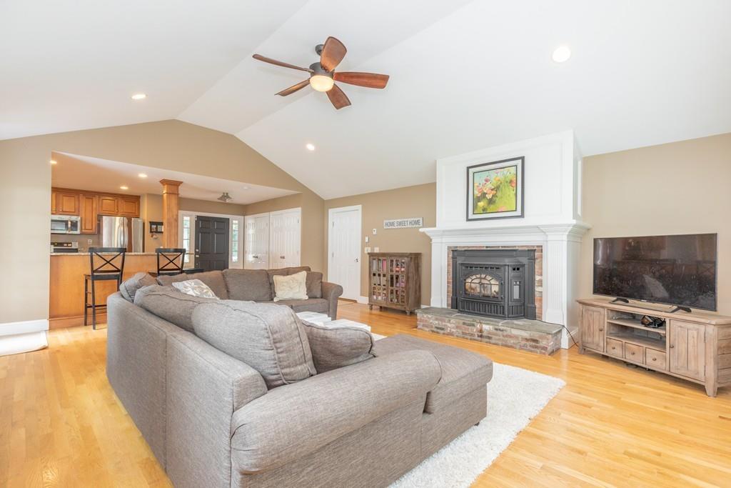 62 Metcalf Road North Attleboro, MA 02760 - Photo 5 of 35 Gallery Image 5