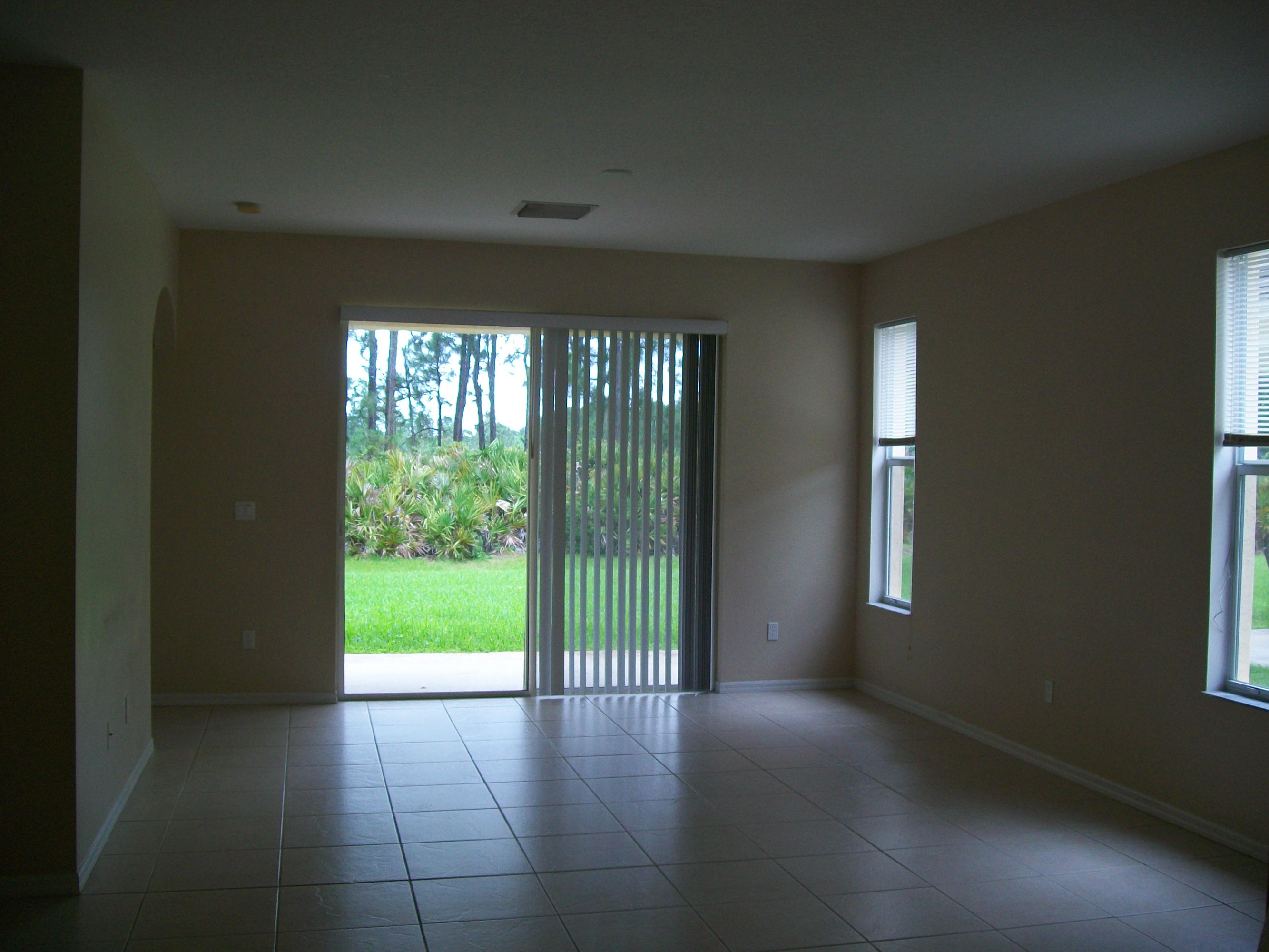 314 Southwest Maclay Way Port St. Lucie, FL 34986 - Photo 2 of 25 living room