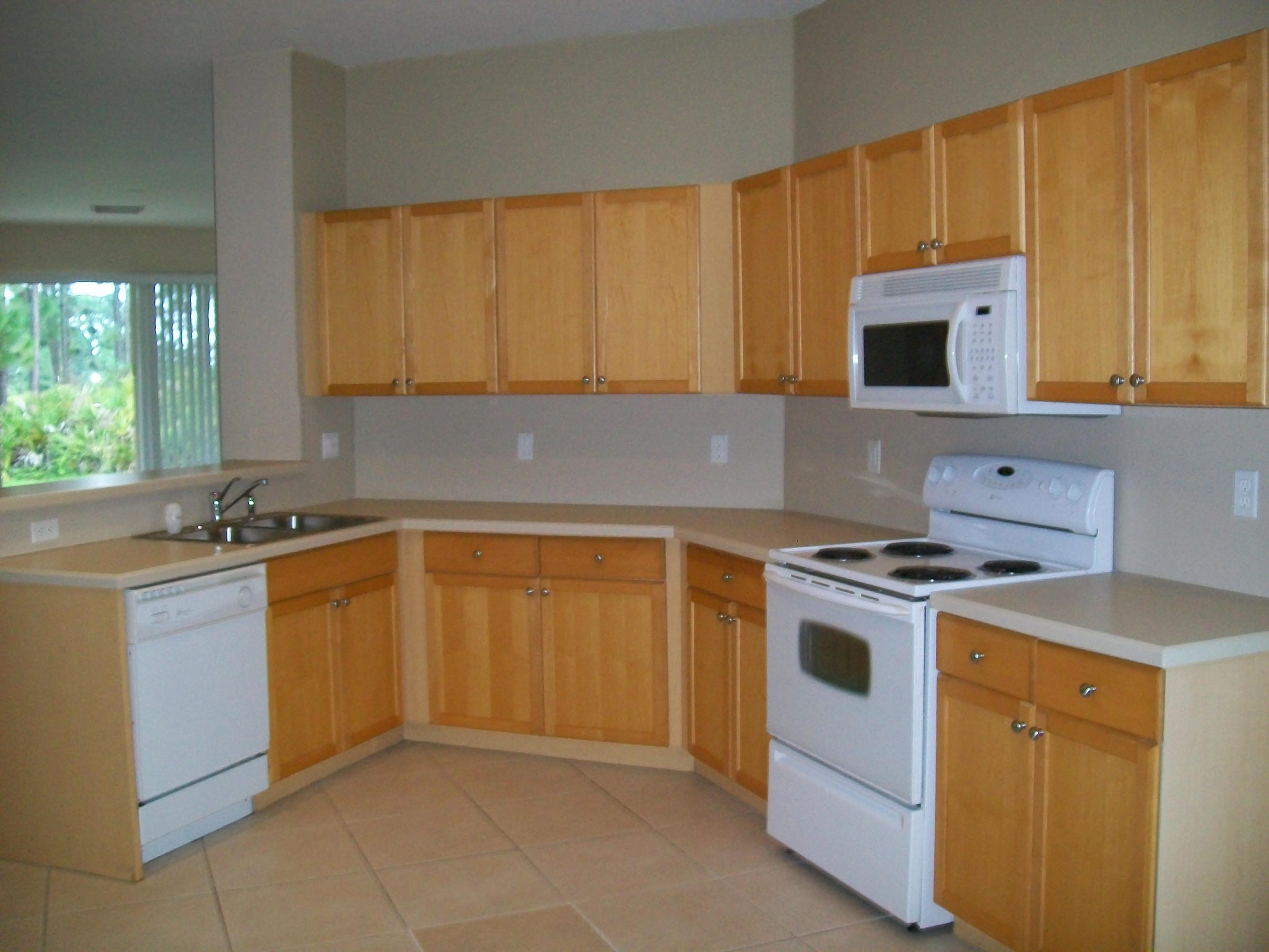 314 Southwest Maclay Way Port St. Lucie, FL 34986 - Photo 6 of 25 kitchen2