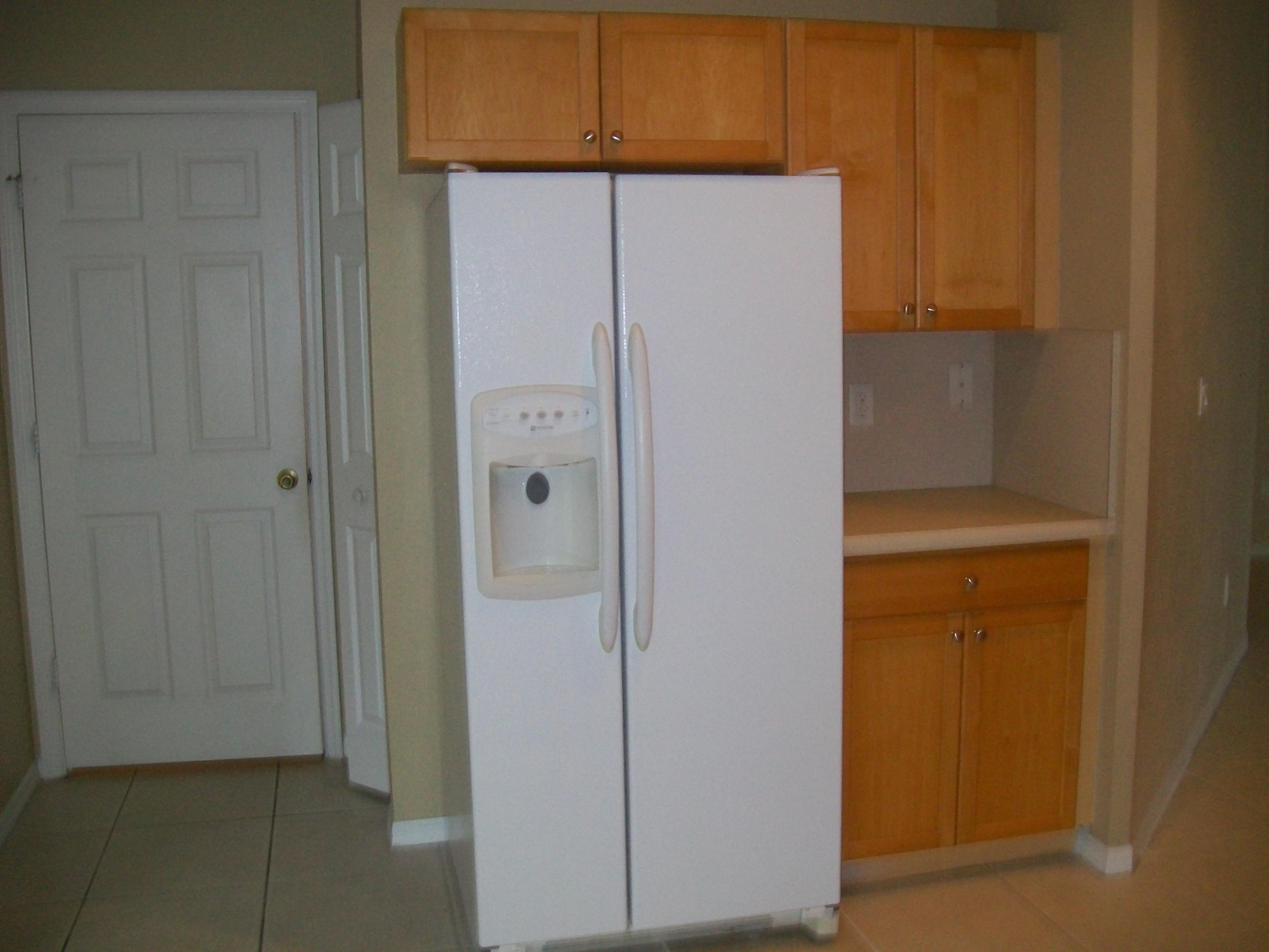 314 Southwest Maclay Way Port St. Lucie, FL 34986 - Photo 7 of 25 kitchen3