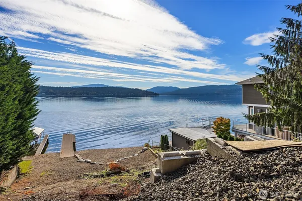 $2,988,000 | 672 West Lake Sammamish Parkway Northeast, Bellevue, WA 98008