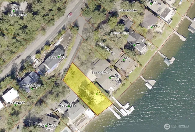 $3,400,000 | 672 West Lake Sammamish Parkway Northeast, Bellevue, WA 98008