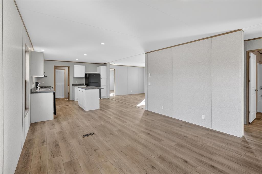 123 Kelly Court Azle, TX 76020 - Photo 11 of 22