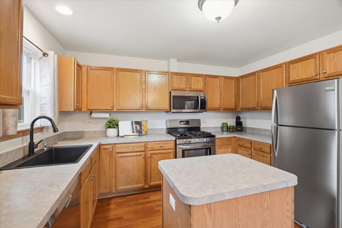 34391 North Barberry Road Round Lake, IL 60073 - Photo 14 of 25 Gallery Image 14