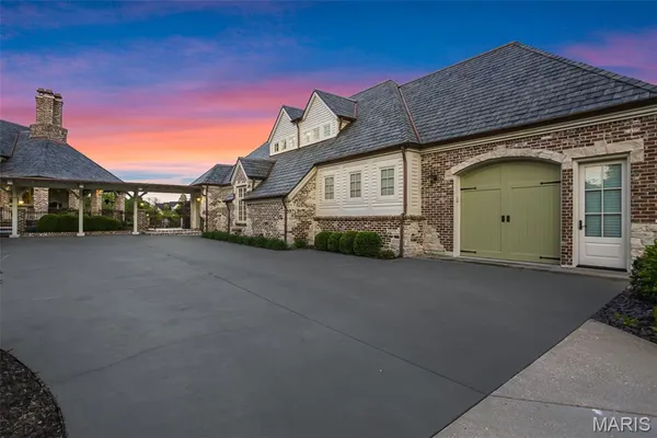 $2,500,000 | 2102 Clairmont Drive, Shiloh, IL 62221