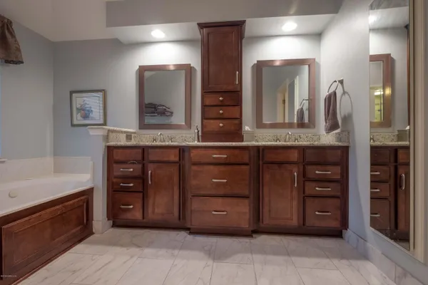 $4,500 | 3770 Hunt Club Road North, Jacksonville, FL 32224